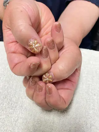 ネイル MIMI RUSH 安城 jubilee店所属・鍋田 彩歌のマツエク・マツパデザイン