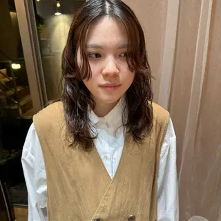 ミディアム 大橋 芽衣のヘアスタイル