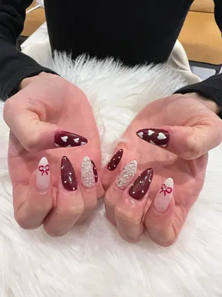 ネイル ダン ゴーゴックビックのネイルデザイン