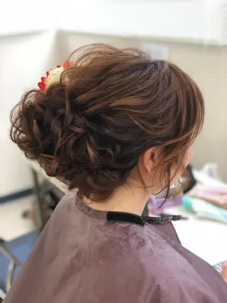 ミディアム ヘアアレンジ vi viのヘアスタイル