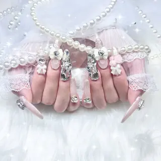 ネイル Lumo所属・めろち ちゃんのネイルデザイン