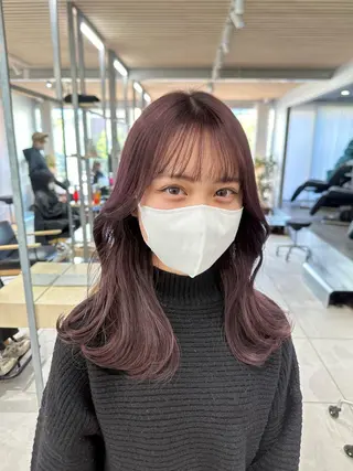 ミディアム レイヤーカット 透明感カラーのヘアスタイル