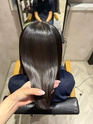 ミディアム amie所属・艶髪/ moeのヘアスタイル