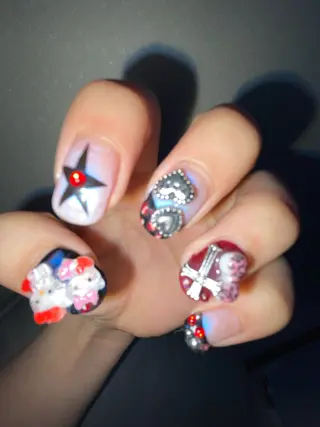 ネイル Auralee所属・💎lilica ネイリスト💅🏽のネイルデザイン