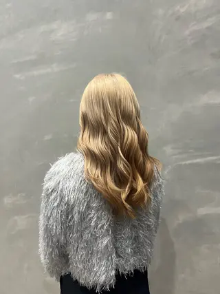 ロング カラー newi大分/ 磯部栞里のヘアスタイル