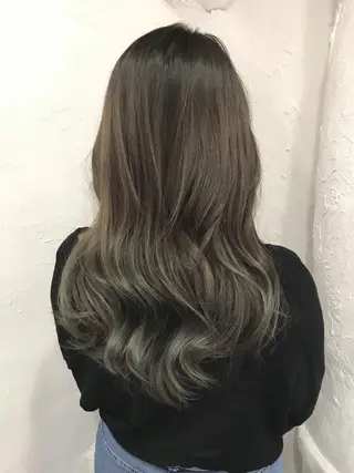 ロング カラー 伊藤 優希のヘアスタイル