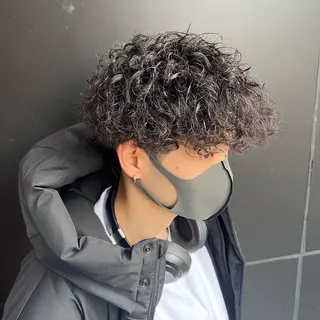 ショート パーマ 豊崎 佑輔のヘアスタイル