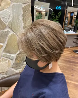 ショート レイヤー/グレージュ メンズパーマのヘアスタイル