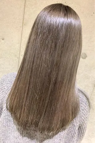 セミロング カラー ハイライトが 得意なニキです😊のヘアスタイル