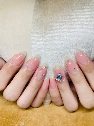 ネイル ECLAT エクラ所属・寺山 千鶴のネイルデザイン