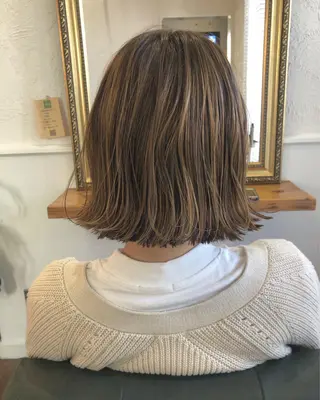 ショート カラー 江原 彩華のヘアスタイル