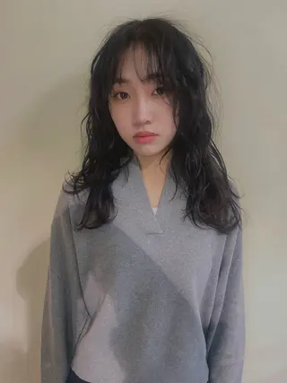 セミロング 🐶men'scut SYUMA🐶のヘアスタイル