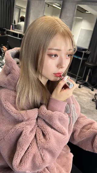 セミロング カラー mimiiy梅田 中崎町ハイトーンのヘアスタイル