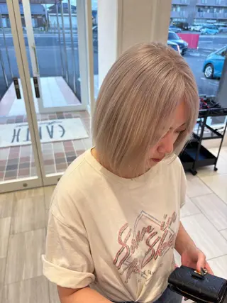 ショート カラー 石坂 瀬音のヘアスタイル