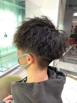 ショート パーマ メンズ 保住 亮太のヘアスタイル