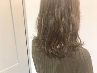 ミディアム カラー 吉田 早織のヘアスタイル