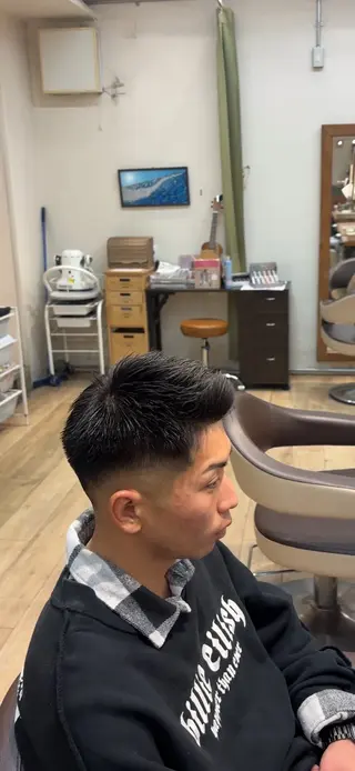 ショート メンズ 洛樹 /海外風ヘアー /フェード/パーマのヘアスタイル