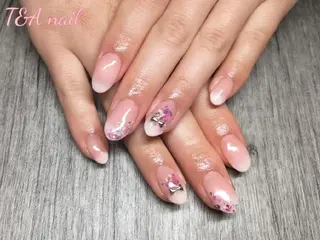 ミディアム ネイル T&A nailのネイルデザイン