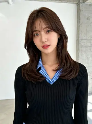 ミディアム カラー 韓国レイヤーカット 🫧大阪梅田レイヤーのヘアスタイル