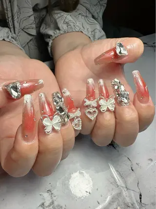 ネイル 新山 聖のネイルデザイン