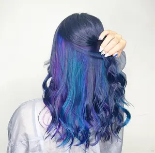 セミロング カラー Hiroto／ インナーカラー／神戸のヘアスタイル