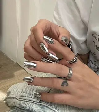 ネイル 高木 維麗絲のネイルデザイン