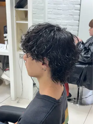 ショート カラー パーマ メンズ 【シャドウパーマ センターパート】義心のヘアスタイル