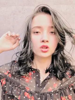 セミロング カラー パーマ 顔周りレイヤー/韓国 ブリーチminamiのヘアスタイル