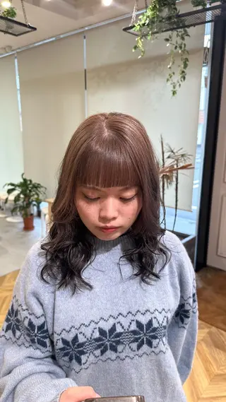 セミロング 髙木 友菜のヘアスタイル