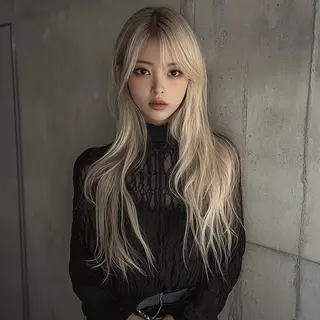 ロング 透明感ブリーチ ハイトーンウエダのヘアスタイル