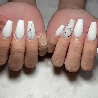 ロング 知花 梨花のネイルデザイン