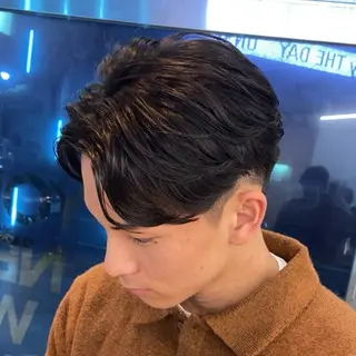 パーマ メンズ THE DAY TOKYO men's cut 表参道/青山所属・メンズセンターパート 外人風ヘア/KOTAのヘアスタイル