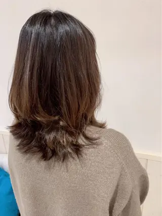 セミロング 宮内 真乃のヘアスタイル