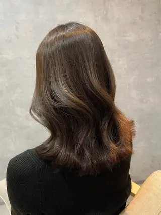 セミロング カラー 中村 ひなたのヘアスタイル