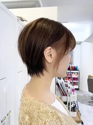 ショート レイヤー×縮毛矯正 深見 拓のヘアスタイル