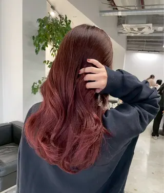 ロング カラー ✨️赤み消しカラー/ ミルクティーベージュのヘアスタイル