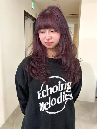 ロング カラー mizuki/ピンク ベージュ.レイヤーのヘアスタイル