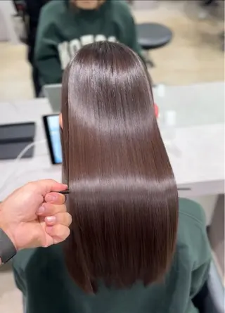 セミロング 韓国レイヤー|ハッシ ュレイヤー|艶カラーのヘアスタイル