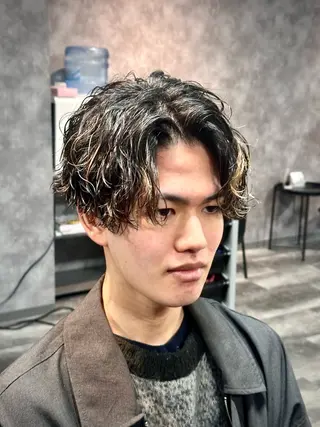 ミディアム SWELL-WHITE-所属・緒方 翔英のヘアスタイル