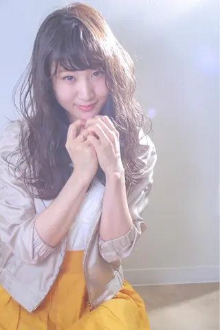 ロング カラー 伊藤 裕貴のヘアスタイル