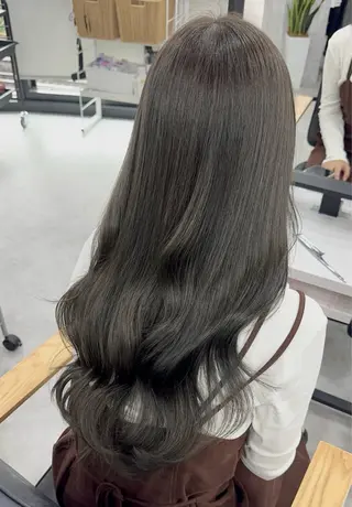 ロング カラー 赤み無し柔らかカラー 【梅田】madokaのヘアスタイル