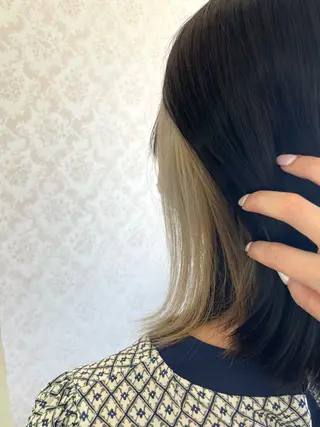 ショート カラー ヒヨシ ルナのヘアスタイル