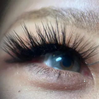 マツエク・マツパ LOOPER所属・mzh ...のネイルデザイン