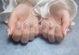 ネイル RAFFINE 月🦋🩵のネイルデザイン