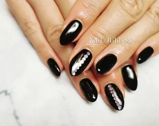 ネイル ネイルリボン 受付スタッフのネイルデザイン