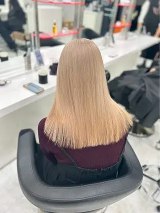 ミディアム レイヤーカット✂︎ ハイトーン🧋ひろむのヘアスタイル