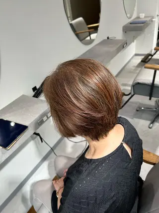 ショート カラー 白髪ぼかしハイライト 柳川拓哉のヘアスタイル