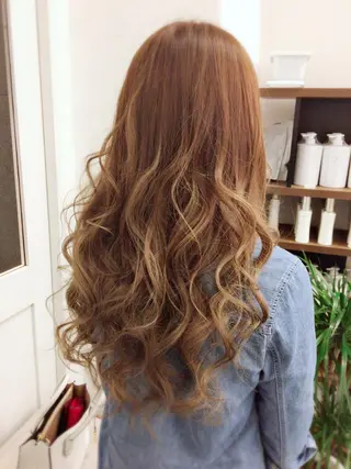 ロング カラー ケアブリーチ&シール エクステの店和田翔莉のヘアスタイル