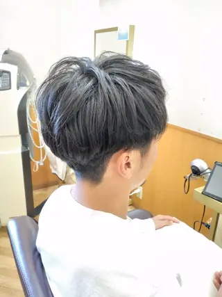 メンズ 仮屋 敬介のヘアスタイル