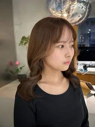 セミロング カラー 馬場 菜乃夏のヘアスタイル